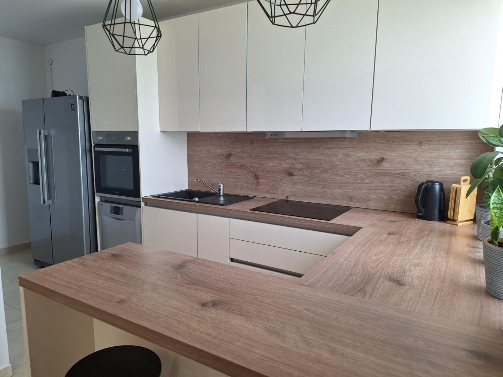 Apartman Nam 6 *